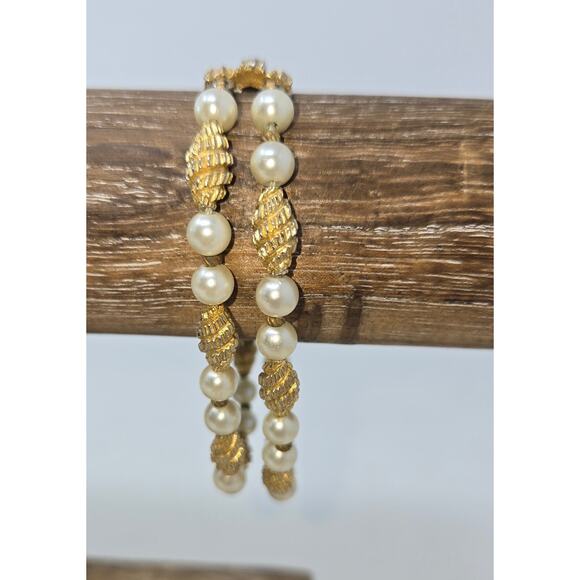 Vintage Trifari Signed Gold Tone Faux Pearl Two Strand Bracelet Fashion Jewelry - Picture 5 of 13